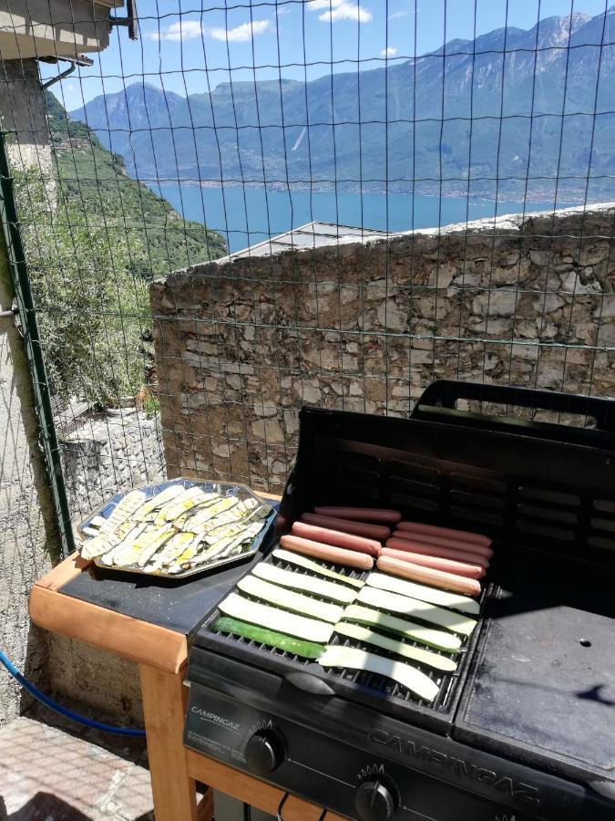 CASA CRISTINA Vista lago - e vasca idromassaggio ad uso esclusivo Tignale Esterno foto